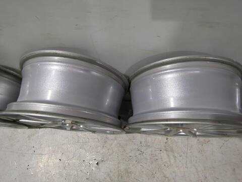 Foto 3ª: Juego LLantas Jaguar E Pace 2.0 D150 AWD 150CV X540) [204DTD(AJ20D4) 204DTF(AJ20D4)] (2017)