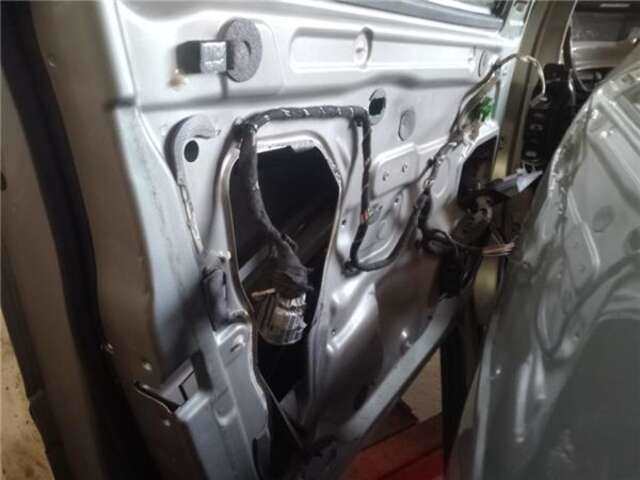 Foto 3ª: Puerta Delantera Izquierda Volvo XC 90 2.4 D5 (7 ASIENTOS) [2.4 LTR. - 120 KW DIESEL CAT] [D 5244 T]