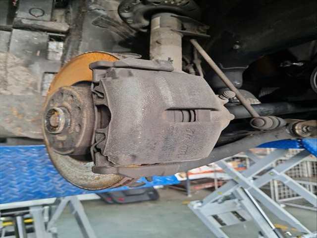 Pinza Freno Delantera Derecho Volkswagen Touran 2.0 TDI 140CV 103KW