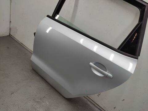 Foto 2ª: Puerta Trasera Izquierda Volkswagen Polo 1.6 TDI 90CV 66KW [CAYB] (2010)