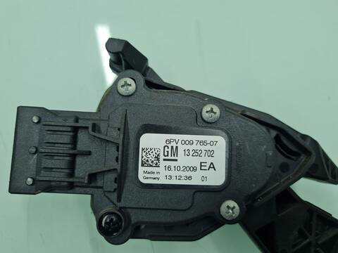 Foto 2ª: Pedal Acelerador Opel Astra COSMO 110CV 81KW [A17DTR] (2010)
