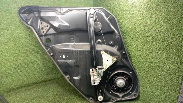 Foto 2ª: Elevalunas Eléctrico Trasero Derecho Mercedes Clase ML 320 3.0 CDI 5P [642940] (2007)