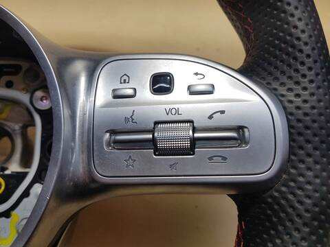 Foto 3ª: Volante Mercedes Clase B 150 B180 136CV 100KW [282914] (2020)