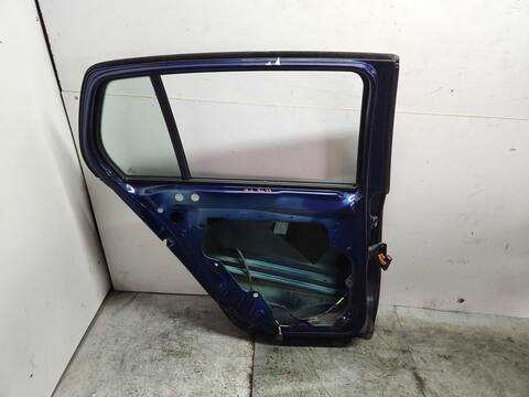 Foto 2ª: Puerta Trasera Izquierda Volkswagen Golf RABBIT BLUEMOTION 105CV 77KW [CAY] (2012)