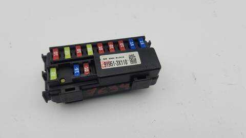 Foto 1ª: Caja Reles Fusibles Kia Carens BASIC 135CV 99KW [G4FD] (2015)