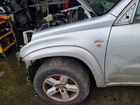 Aleta Delantera Izquierda Toyota Rav4 2.0 D-4D EXECUTIVE 4X4 2003 ) 116CV 85KW
