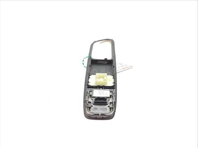 Foto 2ª: Botonera Elevalunas Renault Clio 1.5 DCI 75 BHN3) (2012)