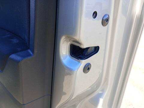 Cerradura Puerta Delantera Derecha Volkswagen Golf EDITION 116CV 85KW