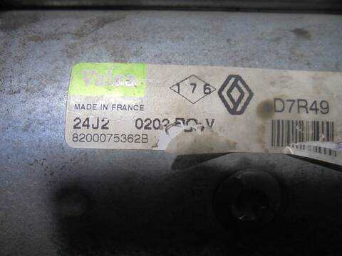 Foto 4ª: Motor de Arranque Renault Megane CONFORT AUTHENTIQUE BERLINA 120CV 88KW II BERLINA 5P [F9Q B8] (2002)