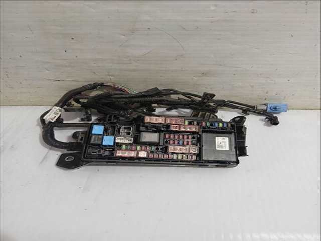 Foto 2ª: Caja Reles Fusibles Toyota Corolla 1.8 HYBRID ZWE211) 122CV 90KW [2ZR-FXE] (2020)