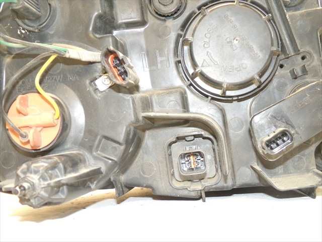 Foto 3ª: Faro Izquierdo Ssangyong Rodius 2.7 D 2005-2013 [D27DT] (2013)