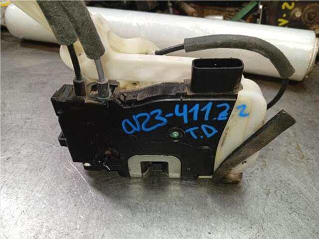 Foto 3ª: Cerradura Puerta Trasera Derecha Hyundai ix35 1.7 CLASSIC 2WD [1.7 LTR. - 85 KW CRDI CAT] [D4FD]