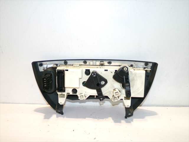 Foto 2ª: Mando Calefacción A. A. Renault Megane 1.6 G 1996-1998 [K7M] (1997)
