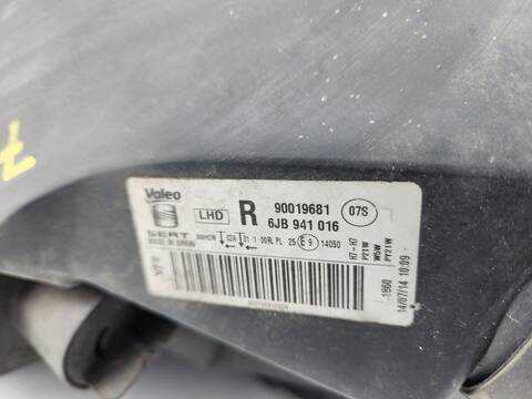 Foto 4ª: Faro Derecho Seat Toledo STYLE 105CV 77KW [CAYC] (2015)