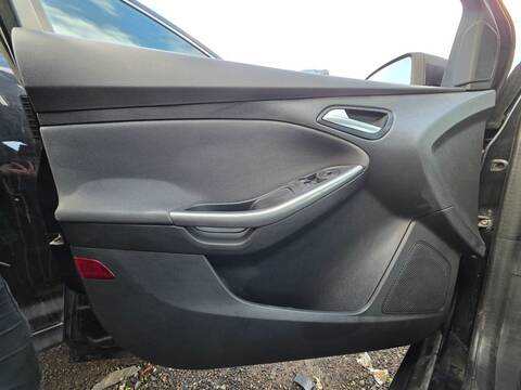Tapizados Cartoneras Ford Focus AMBIENTE 105CV 77KW