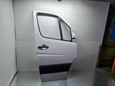 Puerta Delantera Derecha Mercedes Sprinter 310/311/313/314/316 CDI 906.631/633/635/637) 114CV 84KW CAJA CERRADA