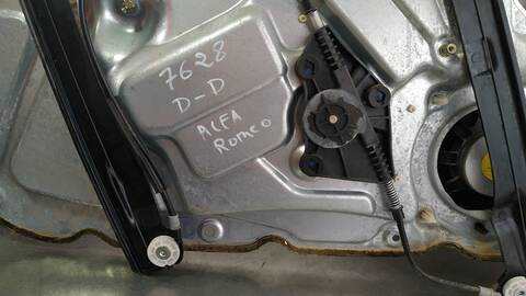 Foto 4ª: Elevalunas Eléctrico Delantero Derecho Alfa Romeo 159 1.9 JTDM 16V ELEGANTE 150CV 110KW [939A2000] (2008)