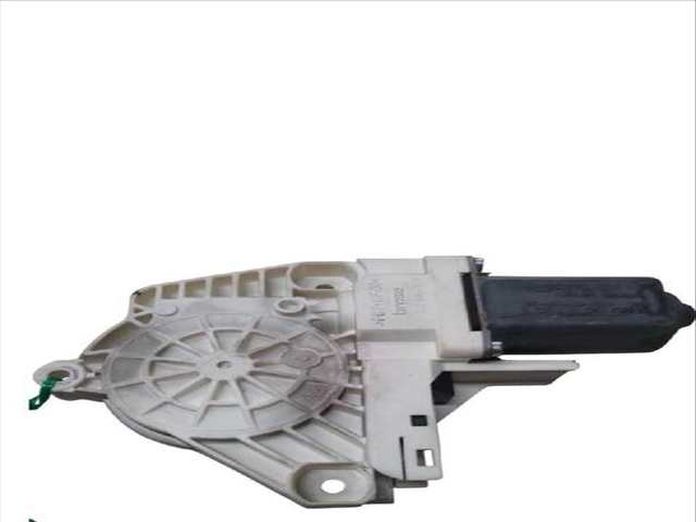 Foto 3ª: Elevalunas Eléctrico Delantero Izquierdo Volkswagen Touareg 3.0 V6 TDI 240CV (2010)