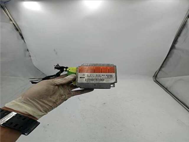 Foto 3ª: Centralita Airbag Mercedes Clase E 180 4.0 E 400 CDI (211.028) [4.0 LTR. - 191 KW CDI 32V CAT] [628.961]