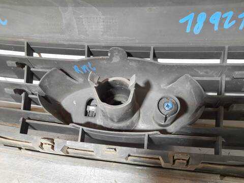 Foto 3ª: Rejilla Delantera Ford C Max AMBIENTE D) 115CV 85KW FOCUS CAP) [KKDA] (2008)