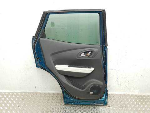 Foto 3ª: Puerta Trasera Izquierda Renault Kadjar ZEN (2015)