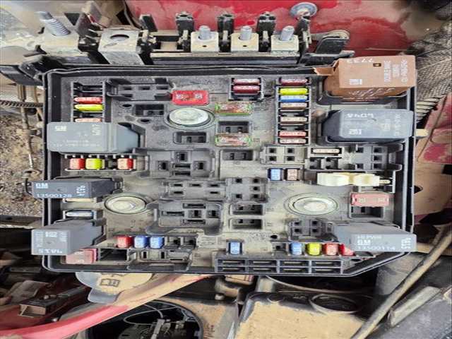 Caja Reles Fusibles Opel Astra B10XFL BERLINA