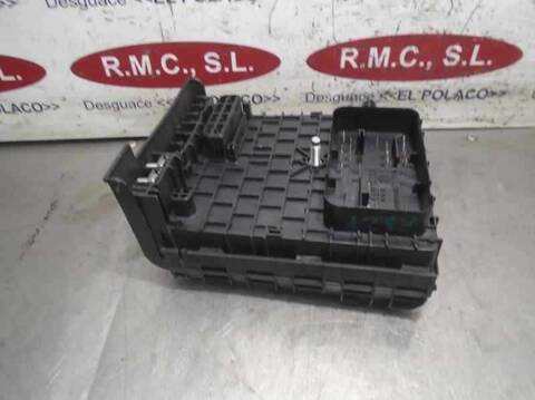Foto 1ª: Caja Reles Fusibles Volkswagen Passat BLUEMOTION BERLINA 110CV 81KW [CBD] (2009)