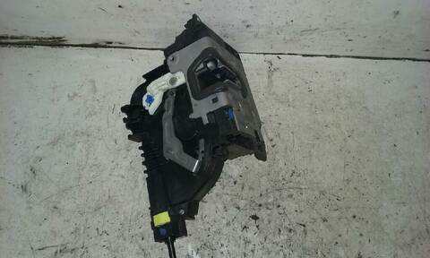 Cerradura Puerta Delantera Derecha Mercedes Vito 109/111 CDI LANG 447.703) 114CV 84KW