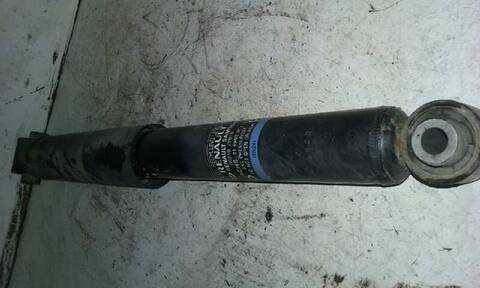 Foto 3ª: Amortiguador Trasero Izquierdo Renault Koleos DYNAMIQUE PACK2 173CV 127KW [M9R830] (2009)