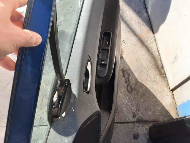 Foto 3ª: Puerta Delantera Derecha Peugeot 307 1.6 HDI110CV [9HZ] (2006)