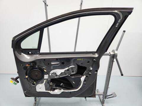Foto 4ª: Puerta Delantera Derecha Peugeot 2008 ALLURE 102CV 75KW [YH01] (2019)