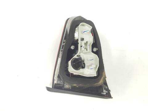 Foto 3ª: Piloto Trasero Izquierdo Volkswagen Golf ADVANCE BLUEMOTION (2013)