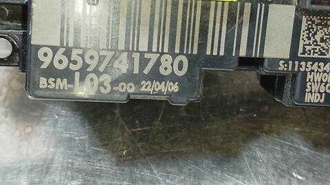 Foto 3ª: Caja Reles Fusibles Citroen C3 1.4 HDI EXCLUSIVE 68CV 50KW [8HZ] (2001)