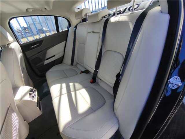 Asientos Traseros Jaguar XE 2.0 PORTFOLIO [2.0 LTR. - 132 KW DIESEL CAT]