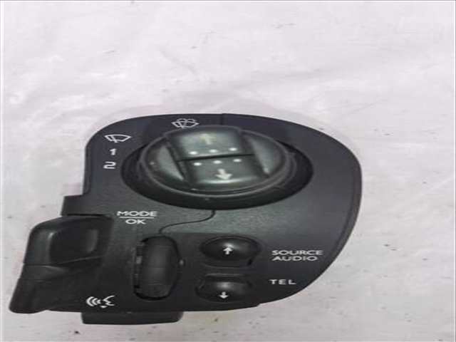 Mando Multifuncion Renault Kangoo DYNAMIQUE 86CV 63KW