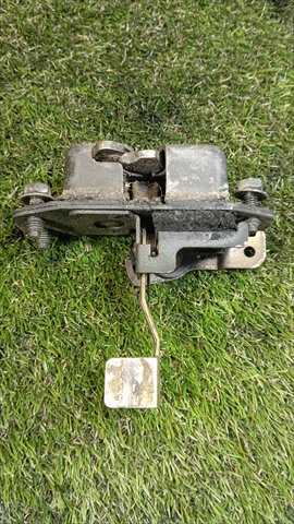 Foto 2ª: Cerradura Maletero Portón Nissan Patrol 3.3 D SD33 5P (1989)