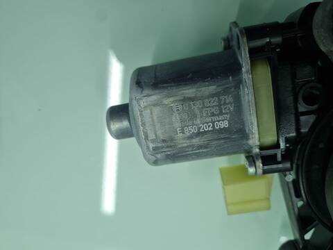 Foto 3ª: Elevalunas Manual Trasero Derecho Volkswagen Touran ADVANCE BMT 150CV 110KW [DTSB] (2021)