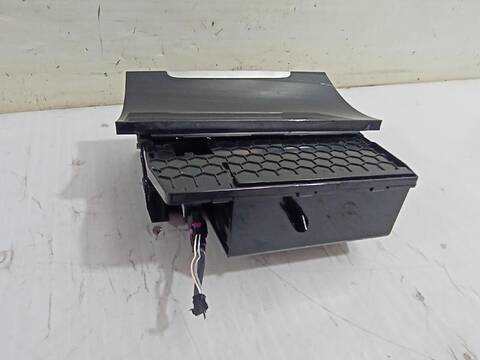 Foto 3ª: Guantera Volkswagen Golf COMFORTLINE BLUEMOTION AUT. 150CV (2013)