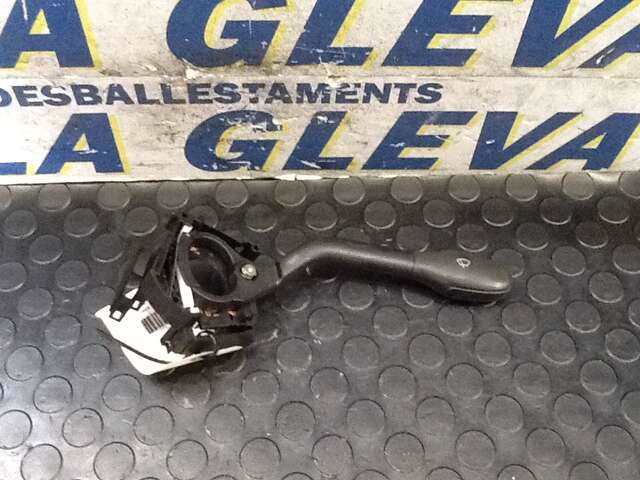 Foto 1ª: Mando Multifuncion Volkswagen Polo 1.9 TDI (1999)