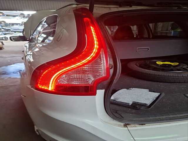 Foto 2ª: Piloto Trasero Izquierdo Volvo XC 60 KINETIC 2WD 150CV 110KW [D4204T4] (2017)