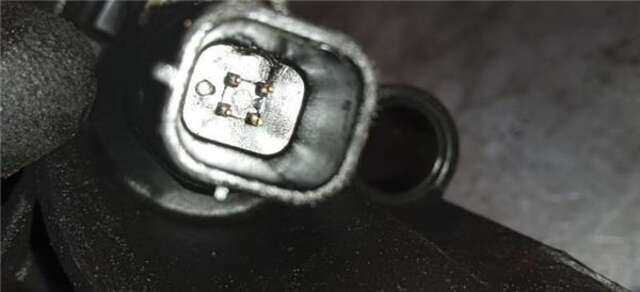 Foto 3ª: Radiador Aceite Kia Carens 1.7 BASIC [1.7 LTR. - 85 KW CRDI CAT] [D4FD]