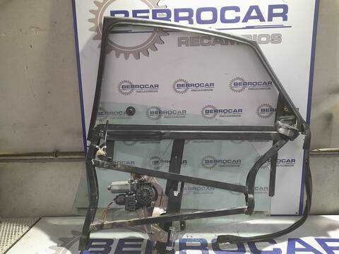 Foto 3ª: Elevalunas Manual Trasero Derecho Audi A6 2.5 V6 24V TDI BERLINA 180CV 132KW [AKE] (2000)