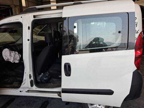 Puerta Lateral Corredera Izquierda Opel Combo 1.3 CDTI C26 D26 E26 C05) 90CV 66KW