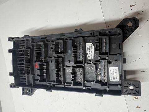 Foto 2ª: Caja Reles Fusibles Kia Sportage D4EA-F (2007)