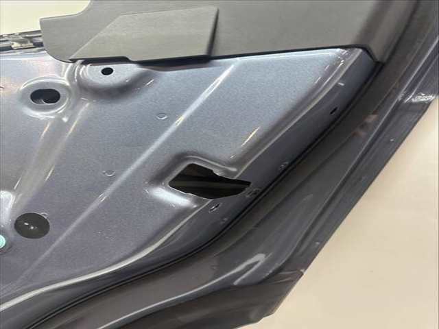 Foto 2ª: Puerta Trasera Derecha Land Rover Discovery 150 CV 110KW [204DTY] (2021)