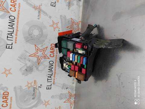 Foto 3ª: Caja Reles Fusibles Citroen C3 FEEL 102CV 75KW [YH01] (2020)