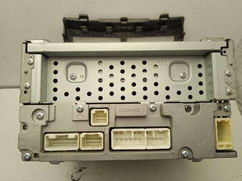 Foto 3ª: Sistema Audio Radio CD Toyota Yaris 1.4 TD CAT 90CV 66KW (2009)