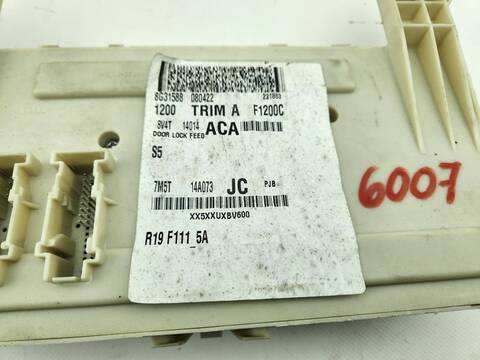 Foto 3ª: Caja Reles Fusibles Ford Kuga TITANIUM 136CV 100KW [G6DG] (2008)
