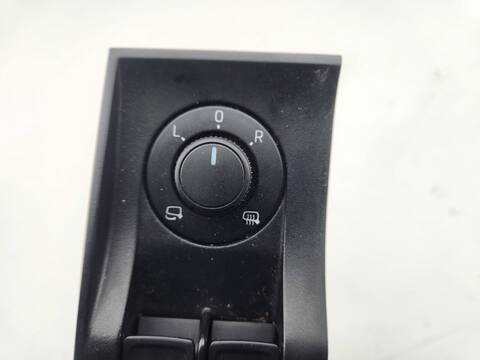 Foto 3ª: Botonera Elevalunas Skoda Superb ACTIVE 150CV 110KW [DTSB] (2023)