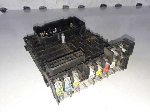 Foto 3ª: Caja Reles Fusibles Volkswagen Passat ADVANCE PLUS 140CV (2005)